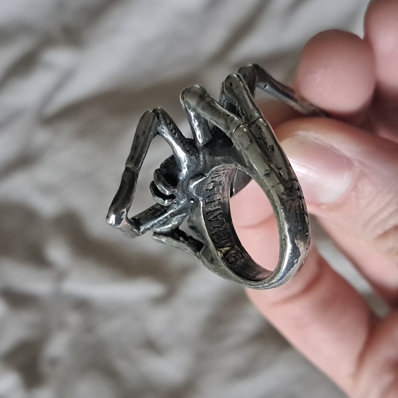 Emerald Vision Spider Ring - Picture 3 of 3